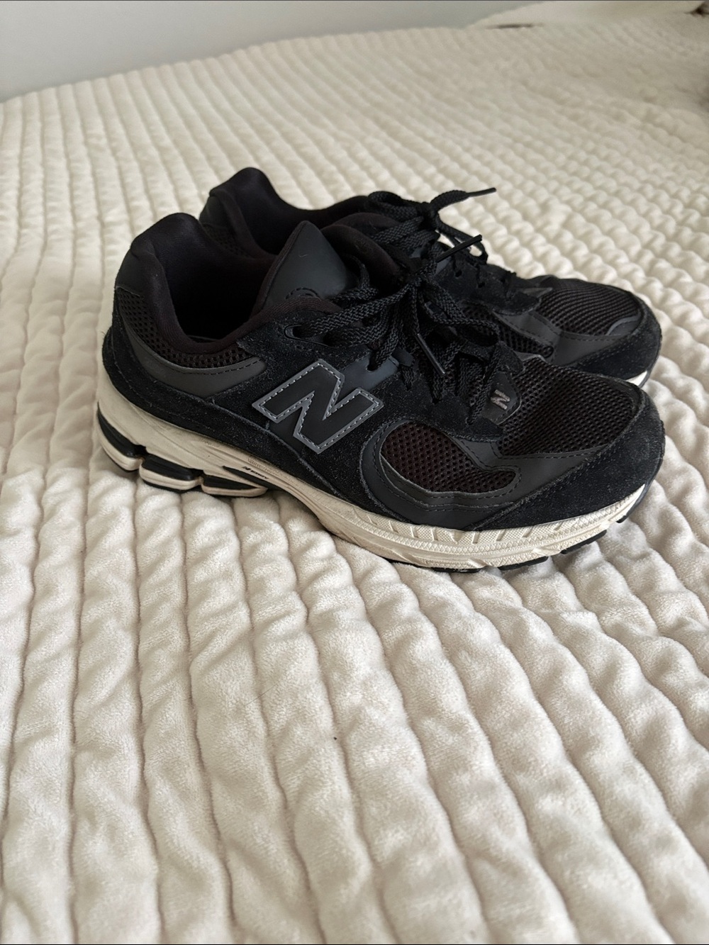 New Balance Black and White Casual Running Shoes